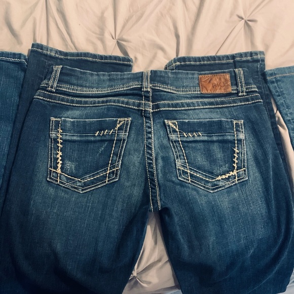 Lots of name brand jeans - Picture 7 of 14